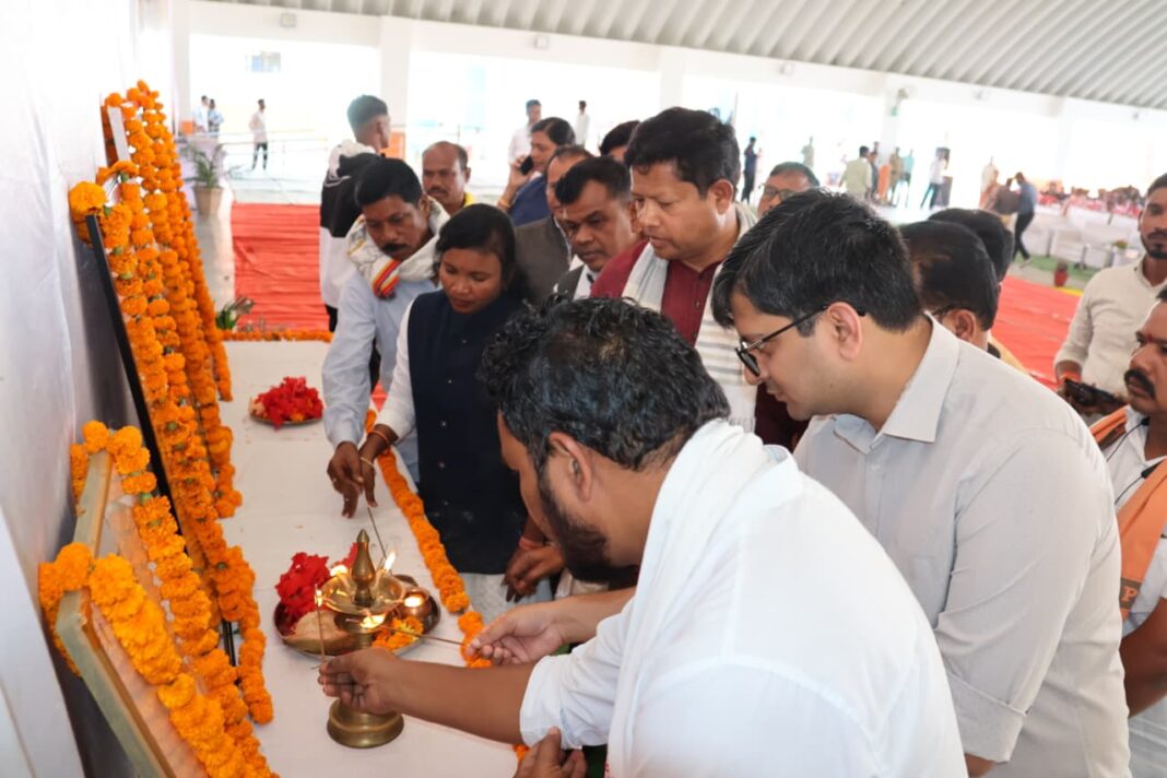 भगवान बिरसा मुंडा की 150वीं जयंती पर जनजातीय गौरव दिवस का भव्य आयोजन