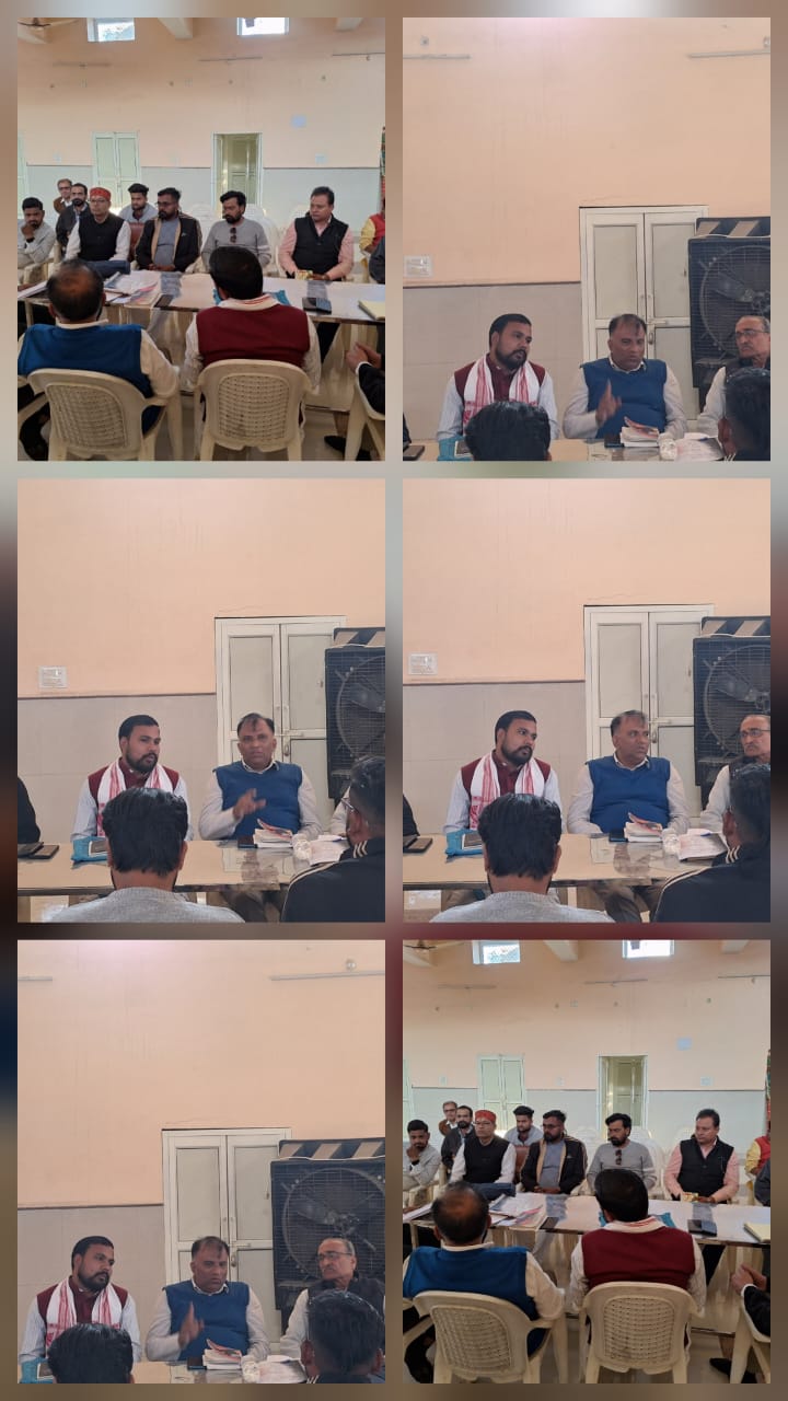 आज दिनांक 16/11/2025 को खाटू श्याम मन्दिर सदर बाजार झाँसी मैं विश्व हिन्दू परिषद झाँसी महानगर की मासिक बैठक आयोजित की गई