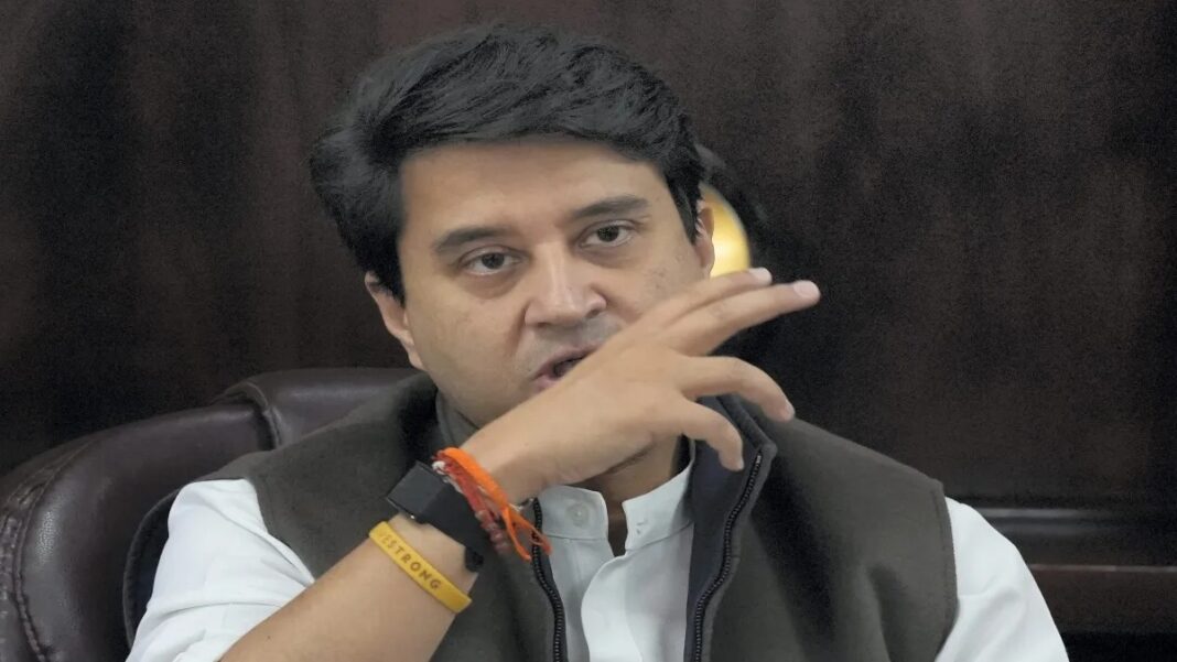 कर्नाटक में कांग्रेस की ‘खींचतान’ पर ज्योतिरादित्य सिंधिया बोले, ‘कुछ छात्र सबक सीखने को तैयार ही नहीं होते